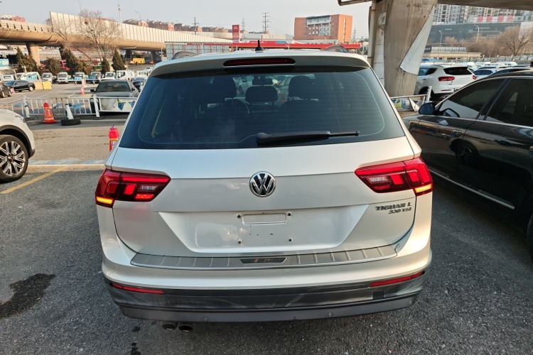 Used Volkswagen Tiguan L 2019 330TSI Automatic Two-Wheel Drive Luxury Edition China VI Standard Rear