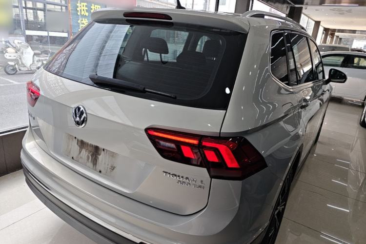 Used Volkswagen Tiguan L 2019 330TSI Automatic Two-Wheel Drive Smart Luxury Version China V Emission Standard Rear Right 45 Deg