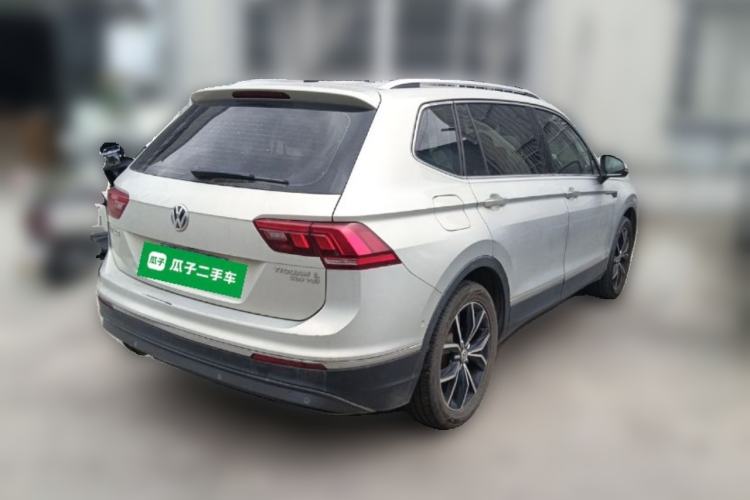 Used Volkswagen Tiguan L 2019 330TSI Automatic Two-Wheel Drive Smart Luxury Version China VI Standard Rear Right 45 Deg