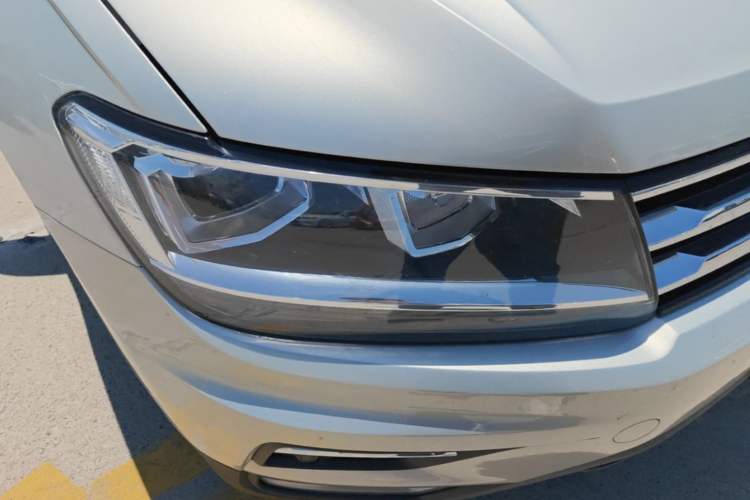 Used Volkswagen Tiguan L 2019 330TSI Automatic Two-Wheel Drive Smart Luxury Version China VI Standard Right Front Headlight