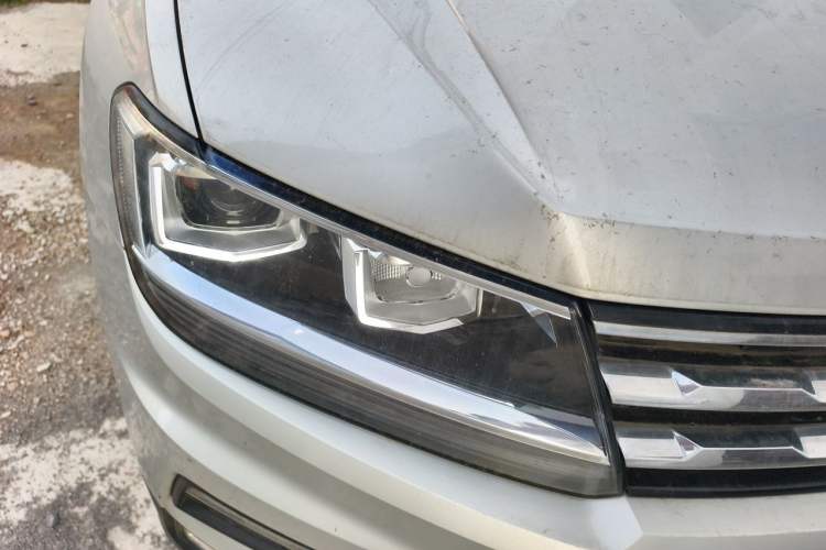 Used Volkswagen Tiguan L 2019 330TSI Automatic Two-Wheel Drive Panoramic Comfort Edition China VI Standard Right Front Headlight