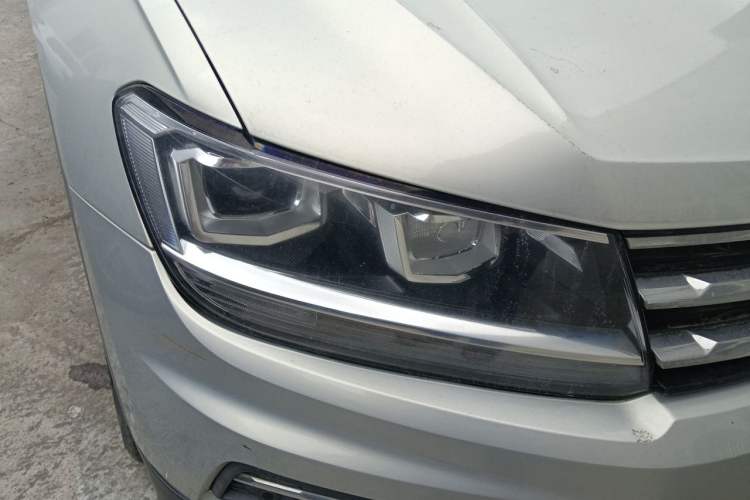 Used Volkswagen Tiguan L 2019 330TSI Automatic Two-Wheel Drive Smart Luxury Version China VI Standard Right Front Headlight