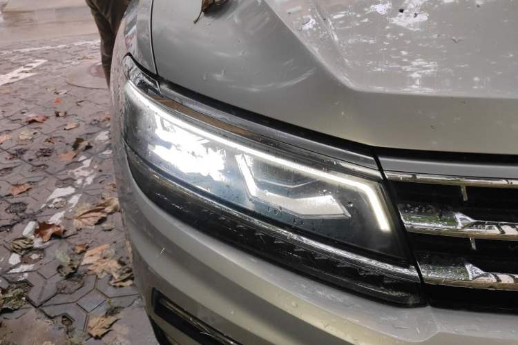 Used Volkswagen Tiguan L 2019 330TSI Automatic Two-Wheel Drive Smart Luxury Version China VI Standard Right Front Headlight