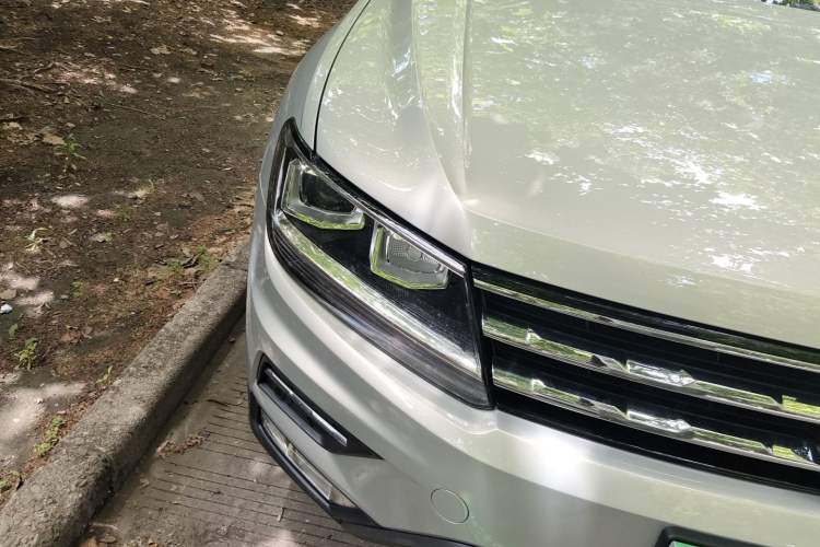 Used Volkswagen Tiguan L 2019 330TSI Automatic Two-Wheel Drive Smart Luxury Version China VI Standard Right Front Headlight