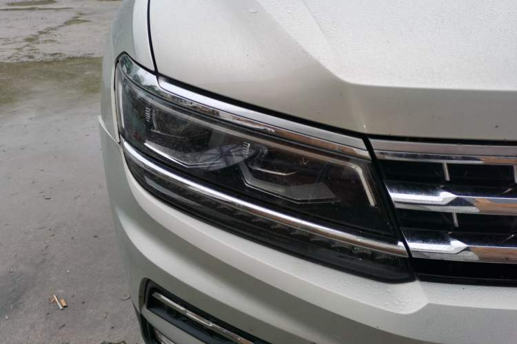 Used Volkswagen Tiguan L 2019 380TSI Automatic All-Wheel Drive Luxury Edition China VI Standard Right Front Headlight