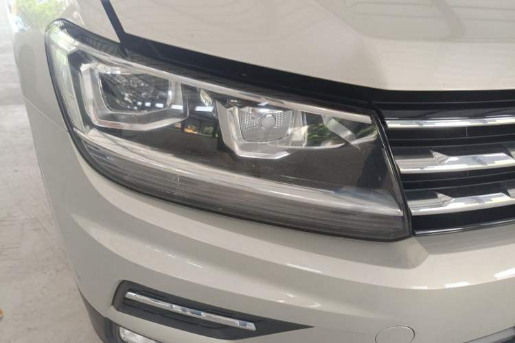 Used Volkswagen Tiguan L 2019 330TSI Automatic Two-Wheel Drive Panoramic Comfort Edition China VI Standard Right Front Headlight