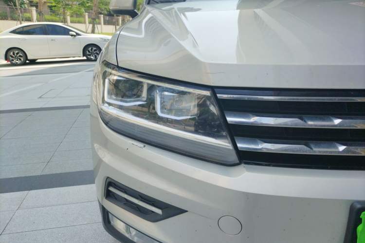 Used Volkswagen Tiguan L 2019 330TSI Automatic Two-Wheel Drive Panoramic Comfort Edition China VI Standard Right Front Headlight