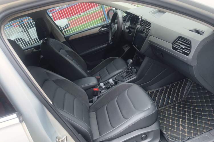 Used Volkswagen Tiguan L 2019 Revised 330TSI Automatic Two-Wheel Drive Smart & Luxury Edition China VI Standard Right Front Seat