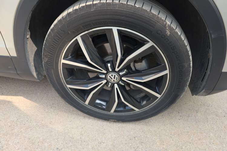 Used Volkswagen Tiguan L 2019 Revised 330TSI Automatic Two-Wheel Drive Smart & Luxury Edition China VI Standard Right Front Wheel Hub
