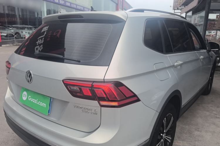 Used Volkswagen Tiguan L 2019 330TSI Automatic Two-Wheel Drive Panoramic Comfort Edition China VI Standard Right Rear Taillight