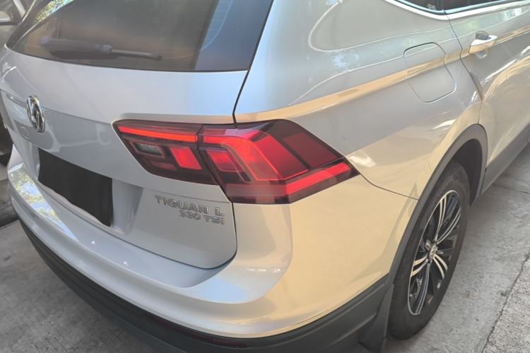 Used Volkswagen Tiguan L 2019 330TSI Automatic Two-Wheel Drive Luxury Edition China VI Standard Right Rear Taillight