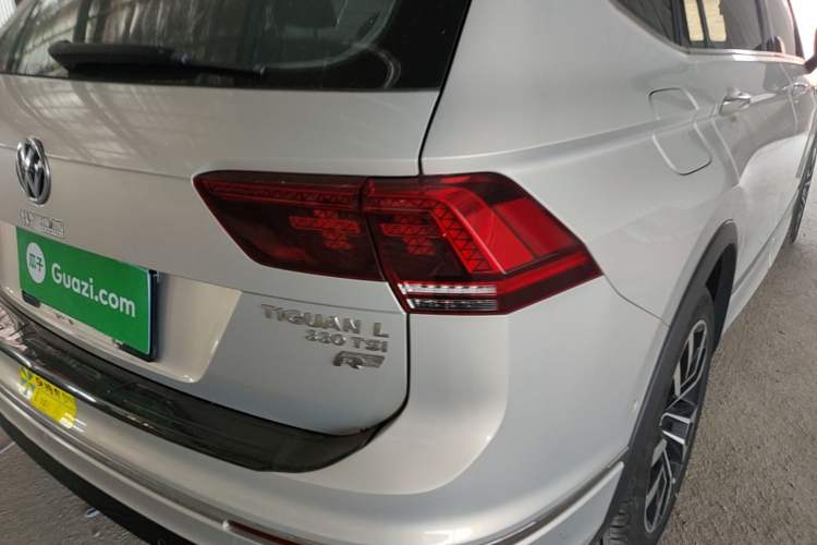 Used Volkswagen Tiguan L 2019 330TSI Automatic Two-Wheel Drive R-Line Flagship Model China VI Standard Right Rear Taillight