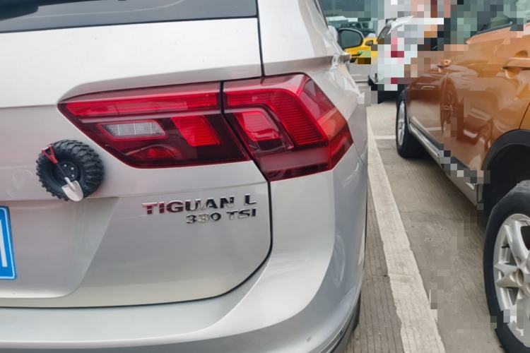 Used Volkswagen Tiguan L 2019 330TSI Automatic Two-Wheel Drive Panoramic Comfort Edition China V Standard Right Rear Taillight