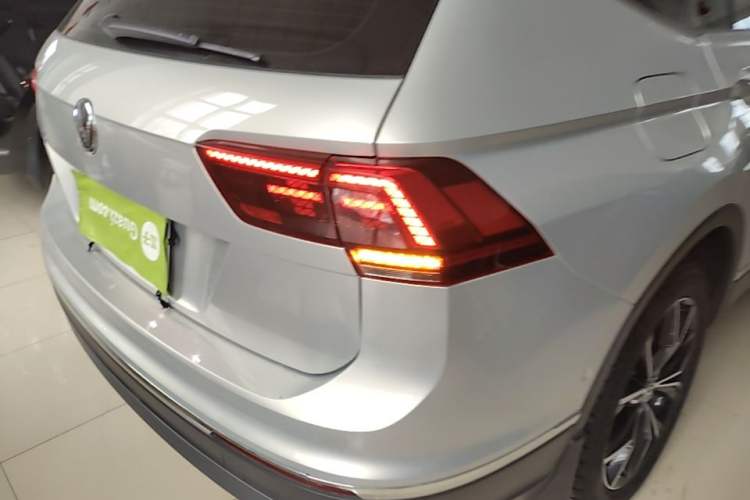 Used Volkswagen Tiguan L 2019 380TSI Automatic All-Wheel Drive Intelligent Luxury Version China V Standard Right Rear Taillight