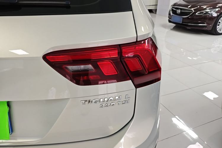 Used Volkswagen Tiguan L 2019 330TSI Automatic Two-Wheel Drive Luxury Edition China VI Standard Right Rear Taillight