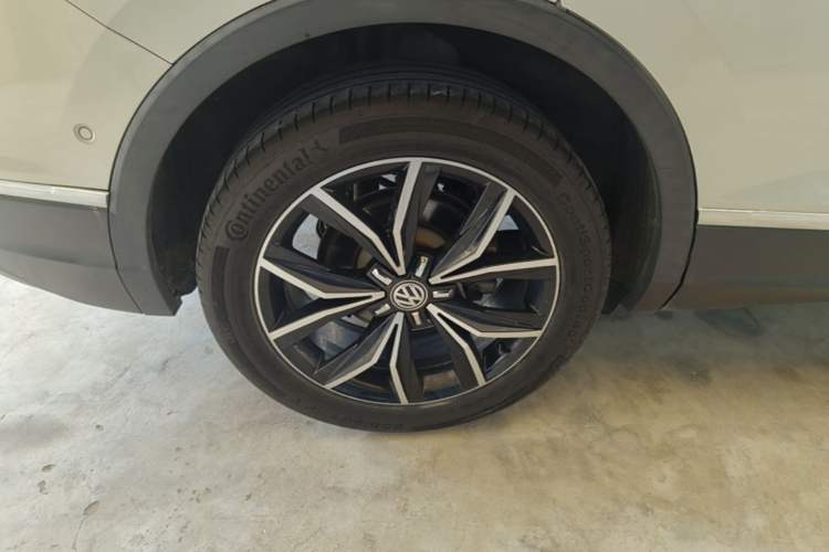 Used Volkswagen Tiguan L 2019 330TSI Automatic Two-Wheel Drive Smart Luxury Version China VI Standard Right Rear Wheel Hub