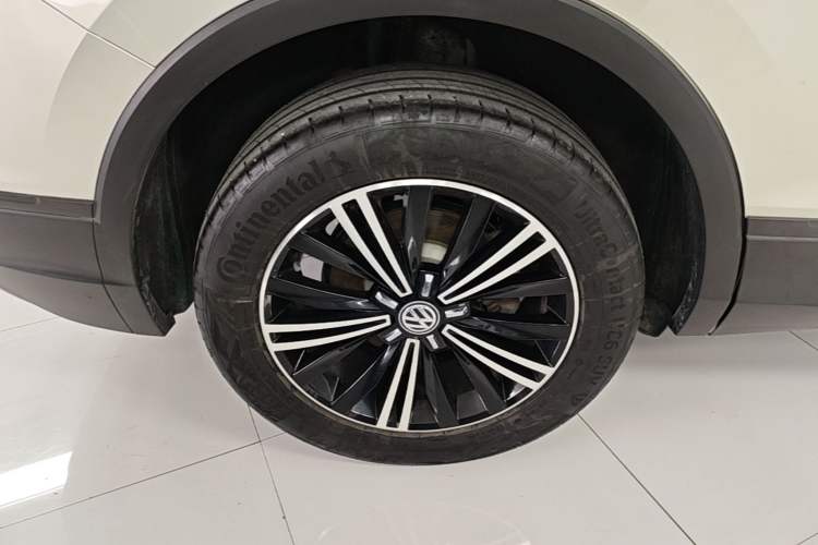 Used Volkswagen Tiguan L 2019 330TSI Automatic Two-Wheel Drive Luxury Edition China VI Standard Right Rear Wheel Hub