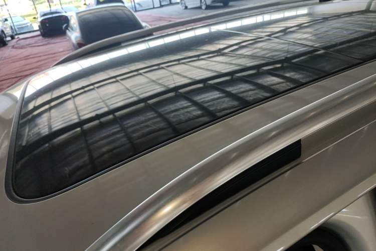 Used Volkswagen Tiguan L 2019 330TSI Automatic Two-Wheel Drive R-Line Flagship Model China VI Standard Roof