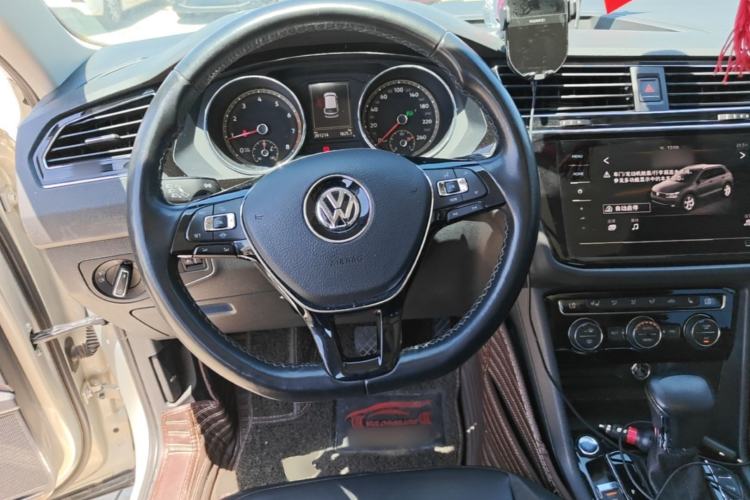 Used Volkswagen Tiguan L 2019 330TSI Automatic Two-Wheel Drive Smart Luxury Version China VI Standard Steering Wheel
