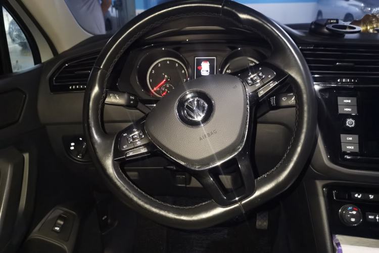 Used Volkswagen Tiguan L 2019 330TSI Automatic Two-Wheel Drive Smart Luxury Version China VI Standard Steering Wheel