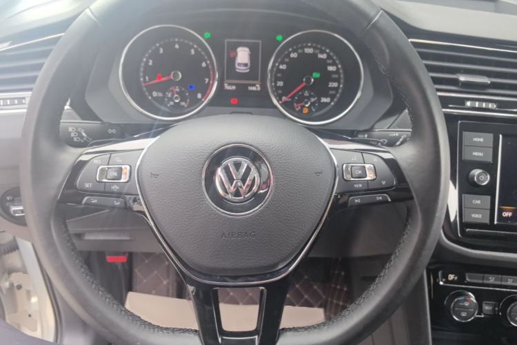 Used Volkswagen Tiguan L 2019 330TSI Automatic Two-Wheel Drive Panoramic Comfort Edition China VI Standard Steering Wheel