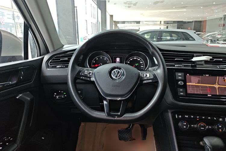 Used Volkswagen Tiguan L 2019 330TSI Automatic Two-Wheel Drive Smart Luxury Version China V Emission Standard Steering Wheel