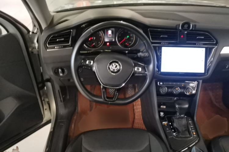 Used Volkswagen Tiguan L 2019 330TSI Automatic Two-Wheel Drive Panoramic Comfort Edition China VI Standard Steering Wheel