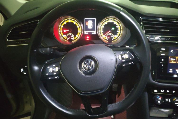Used Volkswagen Tiguan L 2019 330TSI Automatic Two-Wheel Drive Smart Luxury Version China VI Standard Steering Wheel