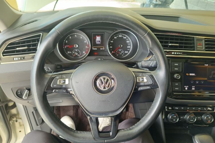 Used Volkswagen Tiguan L 2019 330TSI Automatic Two-Wheel Drive Smart Luxury Version China VI Standard Steering Wheel
