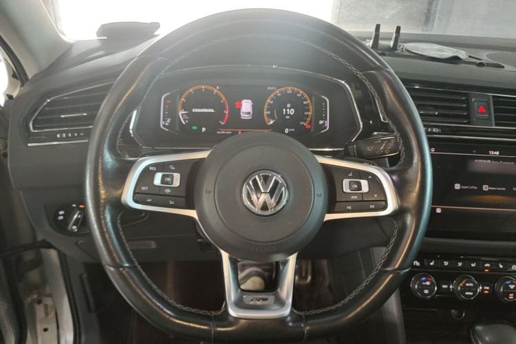Used Volkswagen Tiguan L 2019 330TSI Automatic Two-Wheel Drive R-Line Flagship Model China VI Standard Steering Wheel
