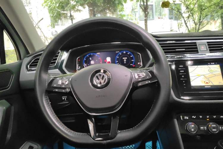 Used Volkswagen Tiguan L 2019 330TSI Automatic Two-Wheel Drive Smart Luxury Version China VI Standard Steering Wheel