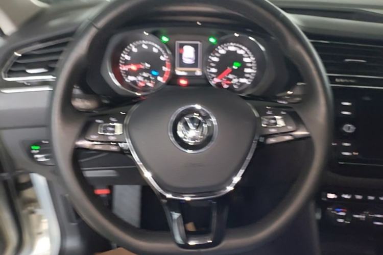 Used Volkswagen Tiguan L 2019 380TSI Automatic All-Wheel Drive Intelligent Luxury Version China V Standard Steering Wheel