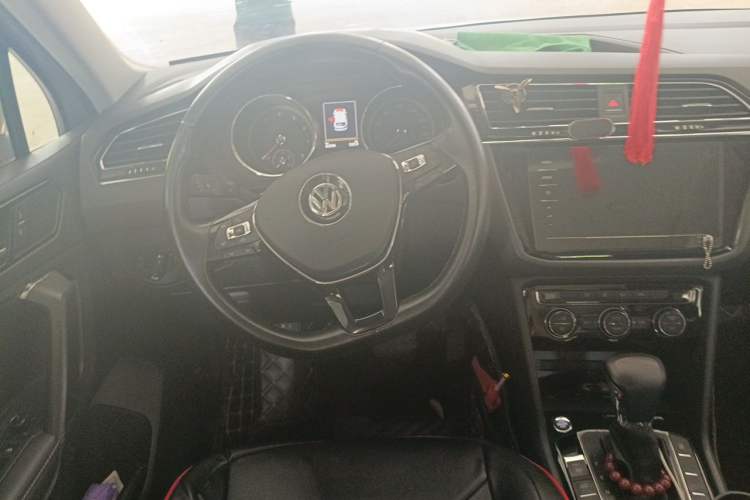 Used Volkswagen Tiguan L 2019 330TSI Automatic Two-Wheel Drive Panoramic Comfort Edition China VI Standard Steering Wheel