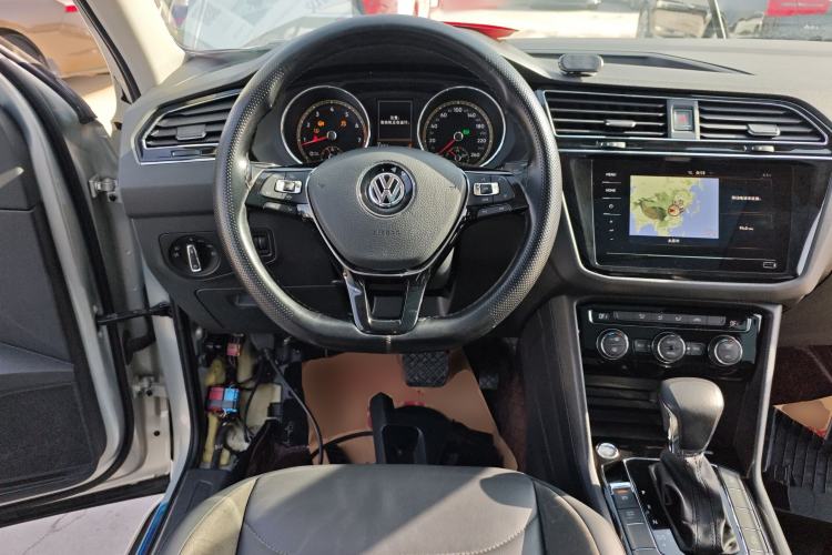 Used Volkswagen Tiguan L 2019 Revised Version 280TSI Automatic Two-Wheel Drive Panoramic Comfort Edition China VI Standard Steering Wheel
