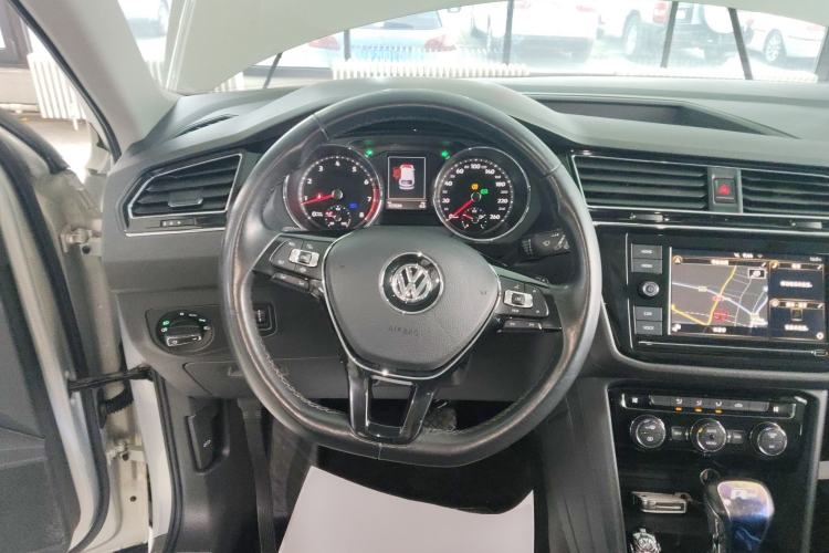 Used Volkswagen Tiguan L 2019 330TSI Automatic Two-Wheel Drive Panoramic Comfort Edition China VI Standard Steering Wheel
