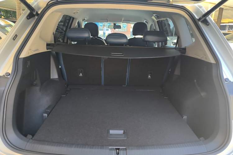 Used Volkswagen Tiguan L 2019 330TSI Automatic Two-Wheel Drive Luxury Edition China VI Standard Trunk