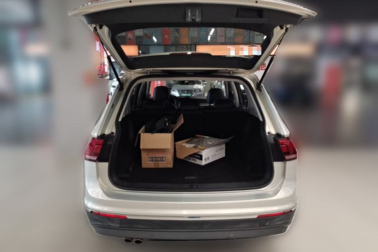 Used Volkswagen Tiguan L 2019 330TSI Automatic Two-Wheel Drive Panoramic Comfort Edition China VI Standard Trunk