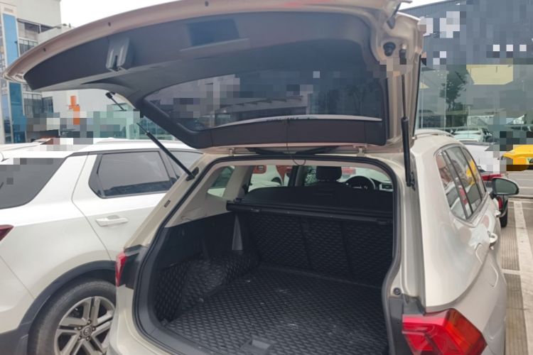Used Volkswagen Tiguan L 2019 330TSI Automatic Two-Wheel Drive Panoramic Comfort Edition China V Standard Trunk
