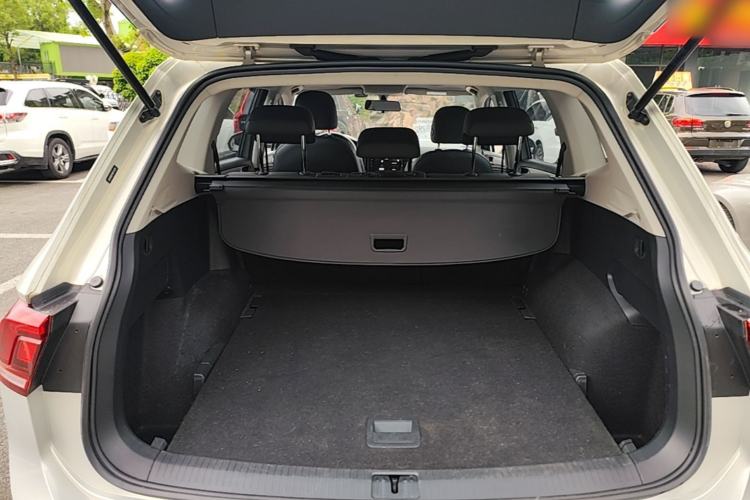 Used Volkswagen Tiguan L 2019 Updated Version 330TSI Automatic Two-Wheel Drive Panoramic Comfort Edition China VI Standard Trunk