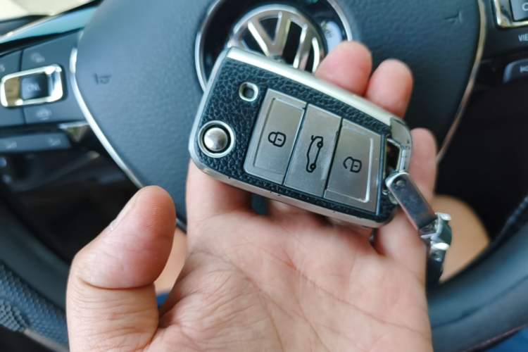 Used Volkswagen Tiguan L 2019 330TSI Automatic Two-Wheel Drive Luxury Edition China VI Standard Vehicle Key