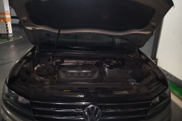 Used Volkswagen Tiguan L 2019 330TSI Automatic Two-Wheel Drive Panoramic Comfort Edition China VI Standard Engine Bay