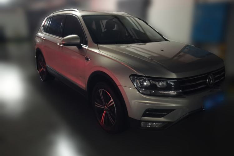Used Volkswagen Tiguan L 2019 330TSI Automatic Two-Wheel Drive Panoramic Comfort Edition China VI Standard Front Right 45 Deg