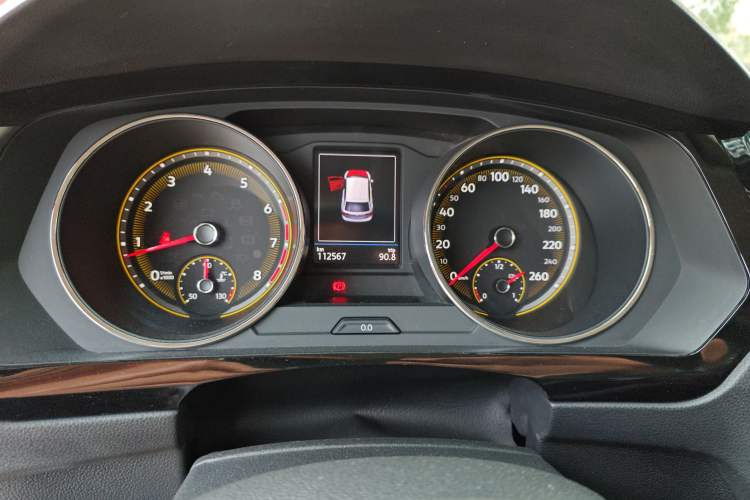 Used Volkswagen Tiguan L 2019 Revised 330TSI Automatic Two-Wheel Drive Smart & Luxury Edition China VI Standard Instrument Cluster