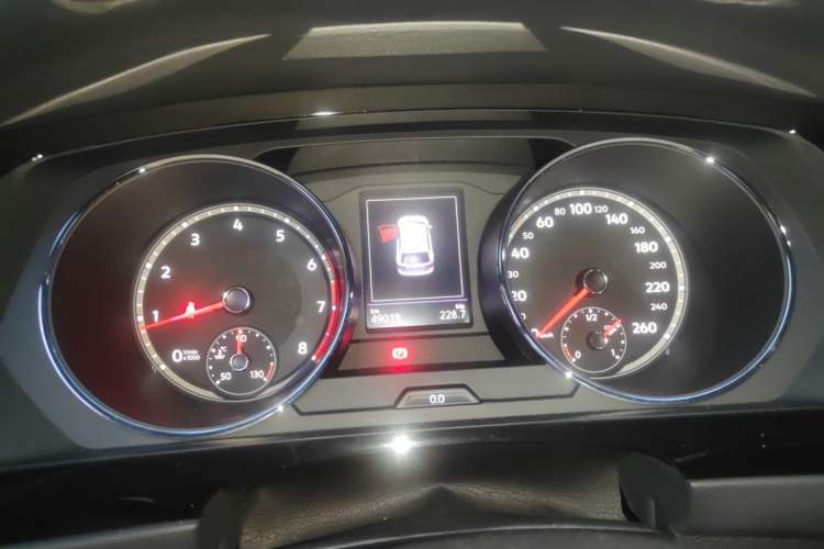 Used Volkswagen Tiguan L 2019 330TSI Automatic Two-Wheel Drive Smart Luxury Version China V Emission Standard Instrument Cluster