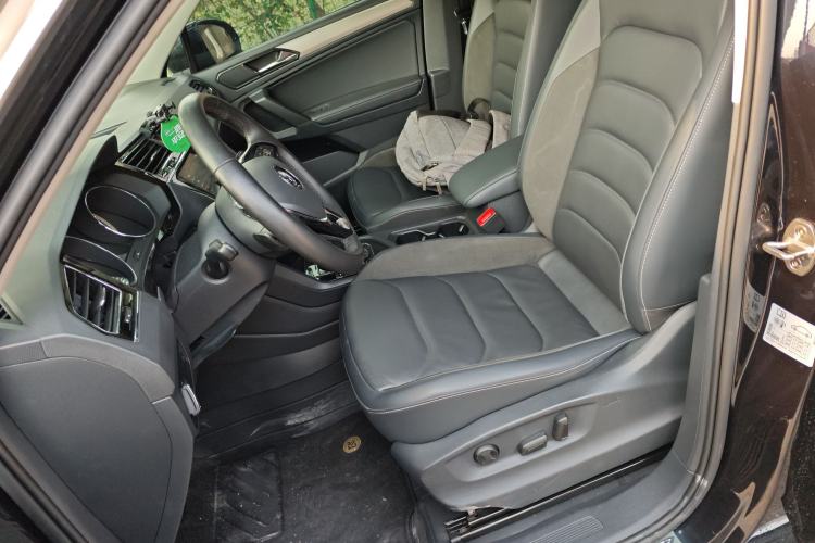 Used Volkswagen Tiguan L 2019 Revised 330TSI Automatic Two-Wheel Drive Smart & Luxury Edition China VI Standard Left Front Seat