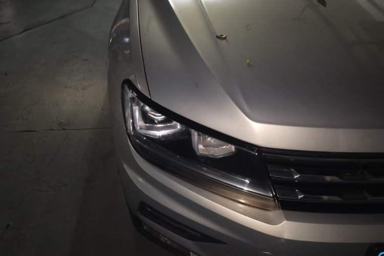 Used Volkswagen Tiguan L 2019 330TSI Automatic Two-Wheel Drive Panoramic Comfort Edition China VI Standard Right Front Headlight