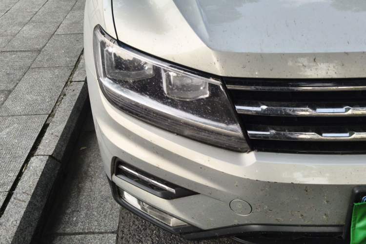 Used Volkswagen Tiguan L 2019 280TSI Automatic Two-Wheel Drive Panoramic Comfort Edition China V Standard Right Front Headlight