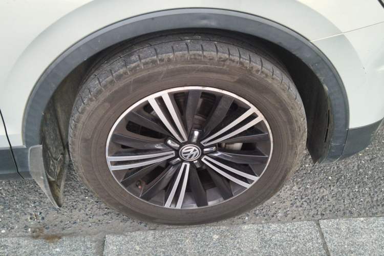Used Volkswagen Tiguan L 2019 280TSI Automatic Two-Wheel Drive Panoramic Comfort Edition China V Standard Right Front Wheel Hub