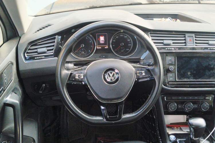 Used Volkswagen Tiguan L 2019 280TSI Automatic Two-Wheel Drive Panoramic Comfort Edition China V Standard Steering Wheel