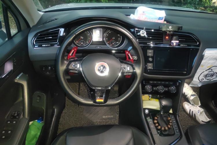 Used Volkswagen Tiguan L 2019 330TSI Automatic Two-Wheel Drive Smart Luxury Version China V Emission Standard Steering Wheel